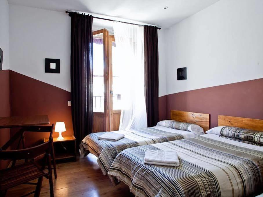Hostal Abaaly Madrid Eksteriør billede